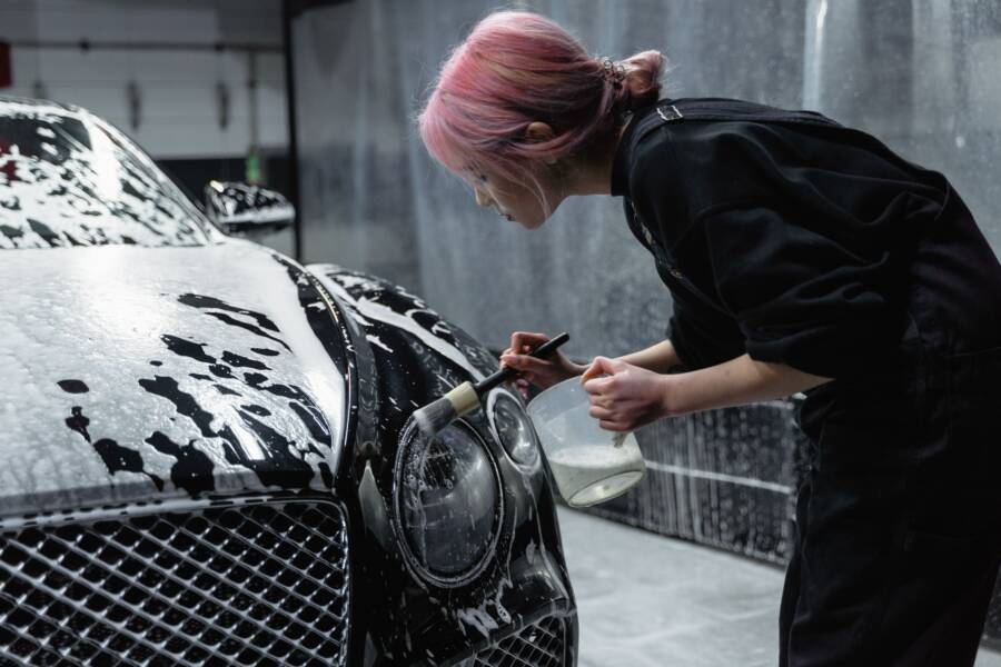 如何去除汽車油漆上的焦油