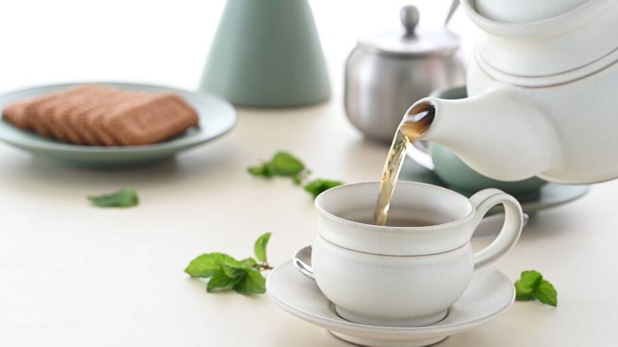 如何清除茶壺壺嘴中的茶漬