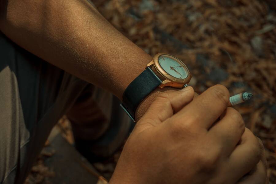 How to Remove Sweat Marks From a Leather Watch Strap 如何去除皮革錶帶上的汗跡
